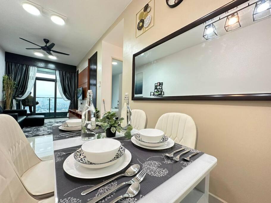 Legasi At Kampong Bahru With Full Kl View, 10Min Walk Train Station & Klcc Appartement Kuala Lumpur Buitenkant foto